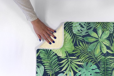 Tapis Feuilles tropicales vertes sur fond sombre