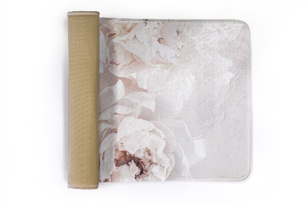 Tapis Fleurs dans les tons de rose et de blanc