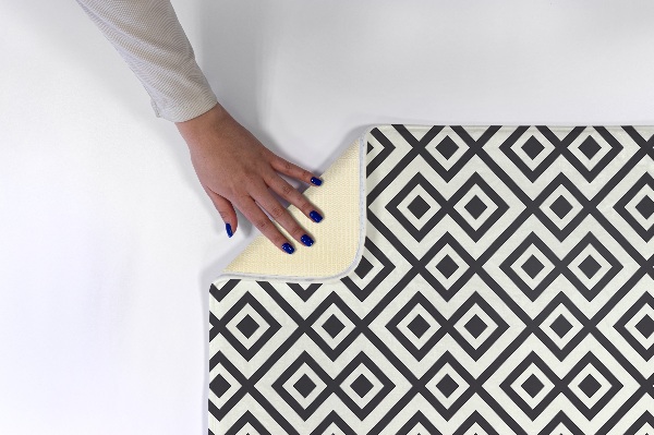 Tapis Losanges et carrés géométriques en noir et blanc