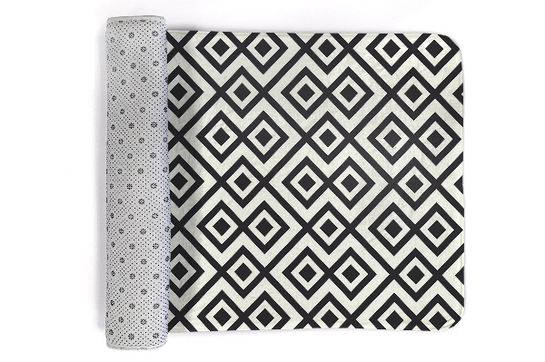 Tapis Losanges et carrés géométriques en noir et blanc