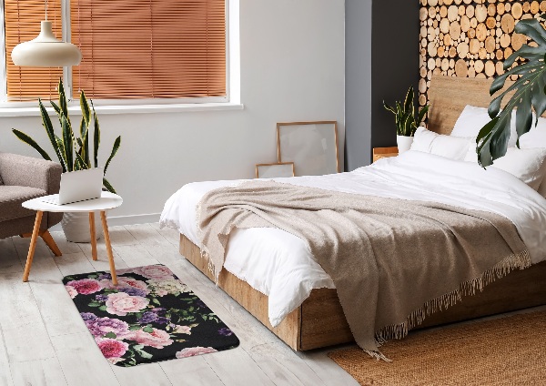 Tapis Fleurs sur fond noir