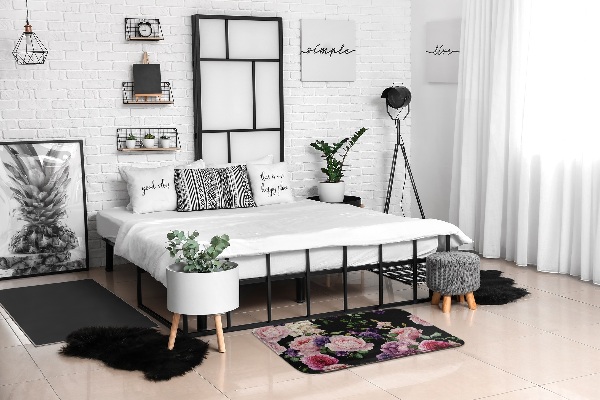 Tapis Fleurs sur fond noir