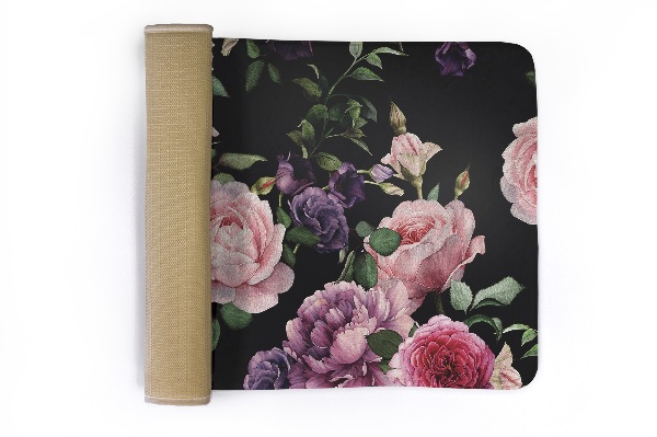 Tapis Fleurs sur fond noir