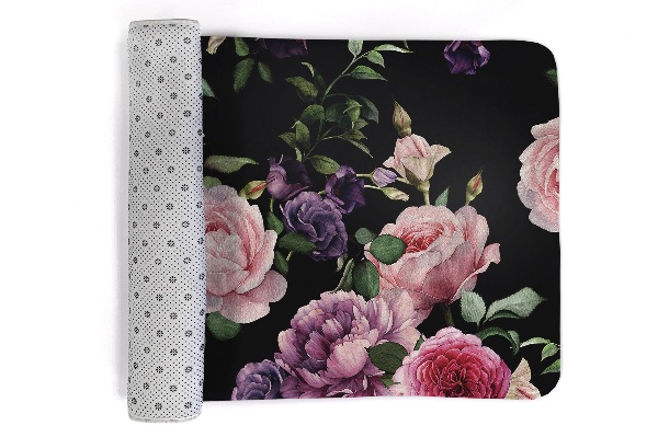 Tapis Fleurs sur fond noir