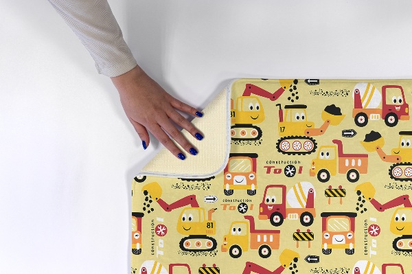Tapis Véhicules de chantier colorés sur fond jaune