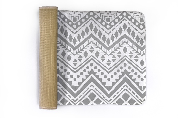 Tapis Motif en zigzag avec des formes géométriques