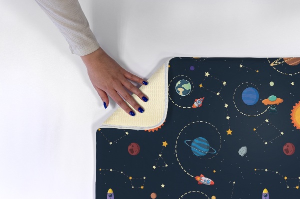Tapis Motif cosmique avec des planètes et des fusées