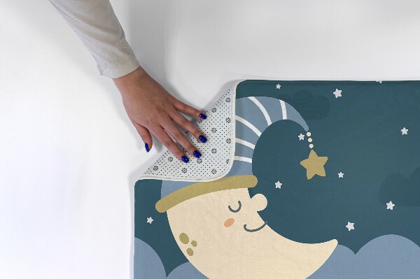 Tapis Lune dans une casquette
