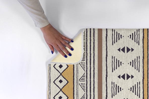 Tapis Motif géométrique avec triangles et lignes