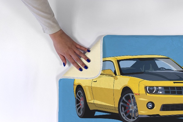 Tapis Voiture de sport jaune sur fond bleu
