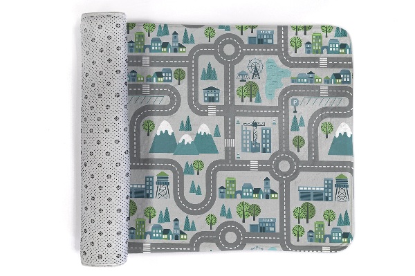 Tapis Marques de pattes sur fond blanc.