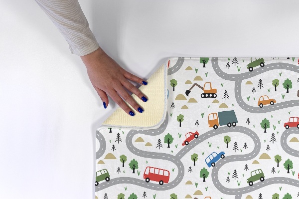 Tapis Route avec voitures et arbres