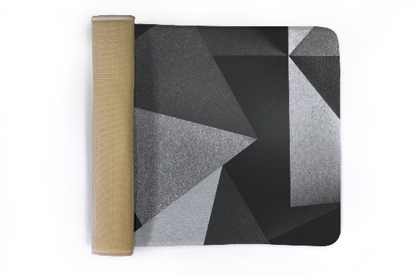 Tapis Triangles géométriques noirs et gris