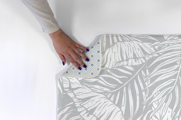 Tapis Feuilles tropicales en nuances de gris