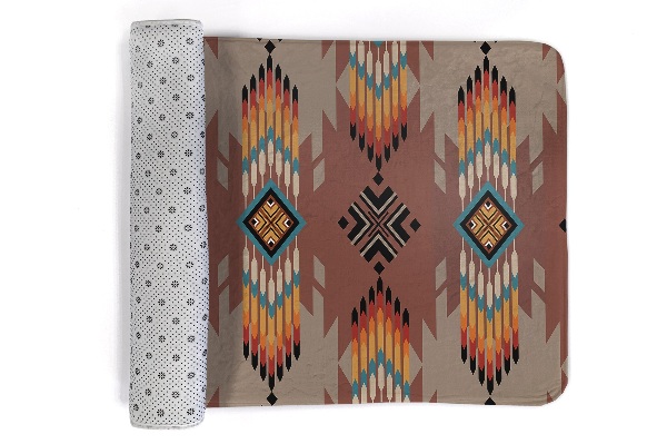 Petit tapis Formes géométriques et motifs abstraits.