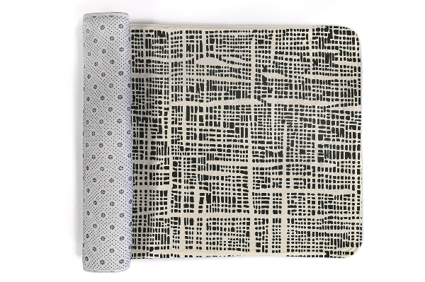 Petit tapis Motif abstrait rappelant le marbre.