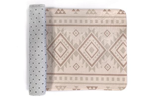 Petit tapis Motif géométrique composé de losanges et de triangles