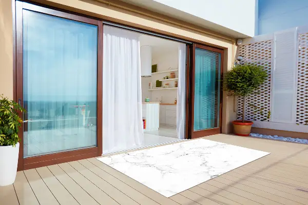 Tapis terrasse Marbre noir et blanc
