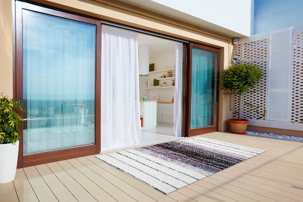 Tapis extérieur terrasse Rayures colorées