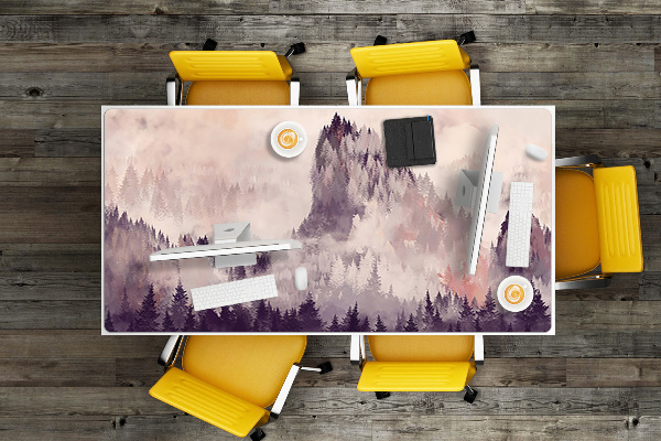Tapis de bureau Montagne dans la forêt
