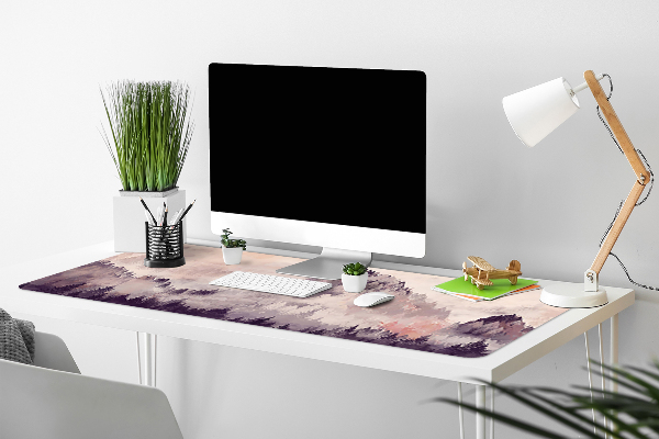 Tapis de bureau Montagne dans la forêt