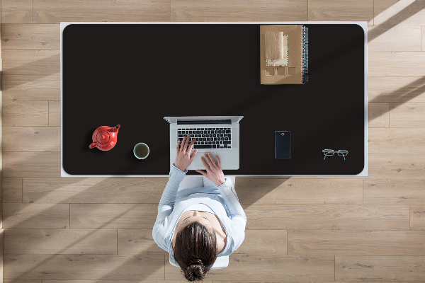 Sous main de bureau Le noir