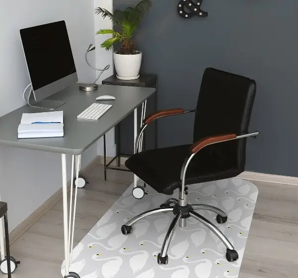 Tapis pour chaise de bureau Cygnes blanches