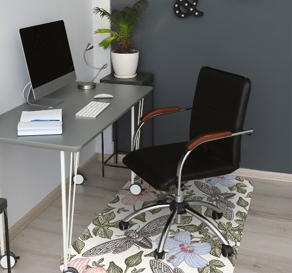 Tapis de chaise Papillons parmi les fleurs