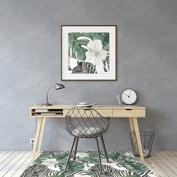 Tapis protège sol Zèbre dans les feuilles