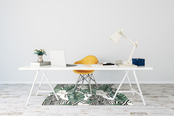 Tapis protège sol Zèbre dans les feuilles