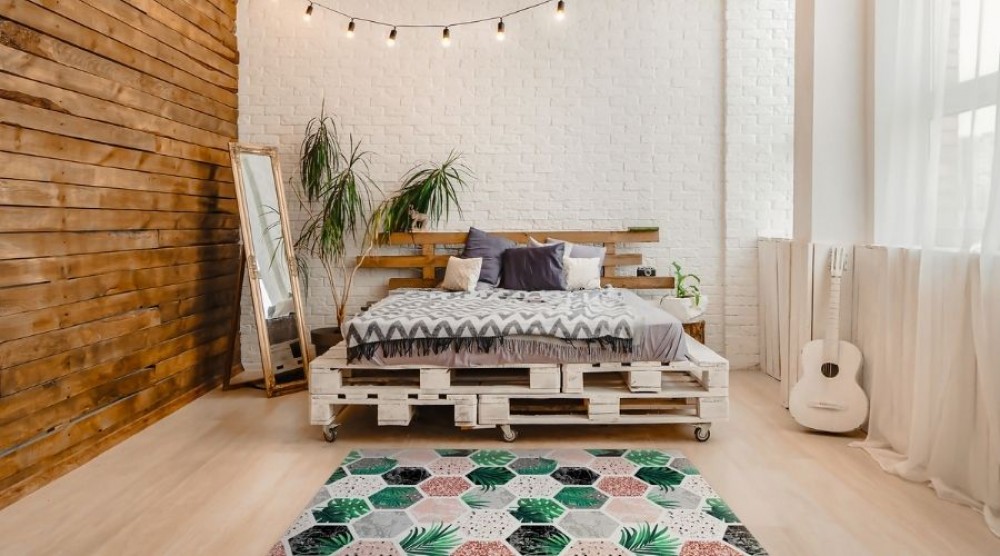 Tapis à la mode - comment concevoir un intérieur en utilisant les dernières tendances